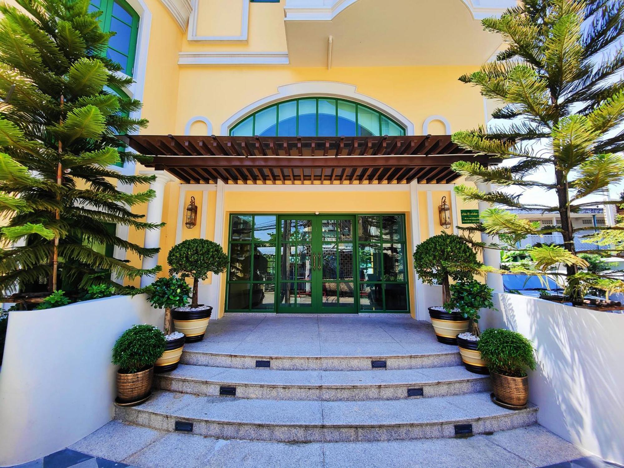Siri Grand Bangkok Hotel 외부 사진